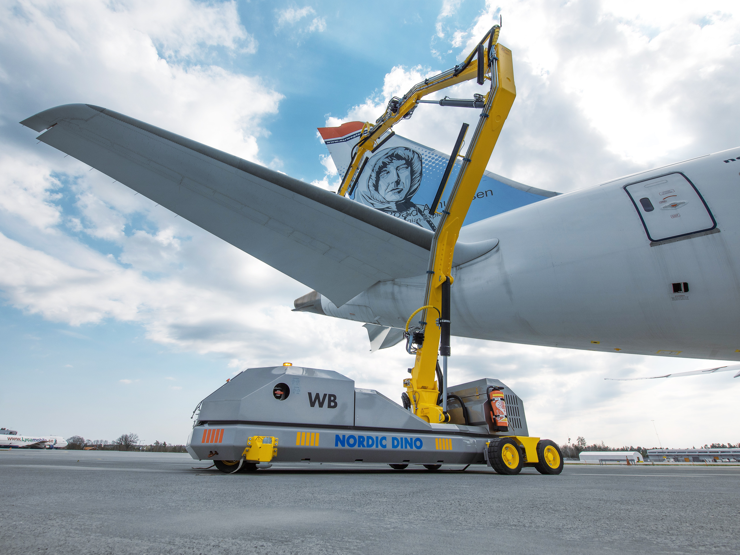The past, present and future of aircraft cleaning