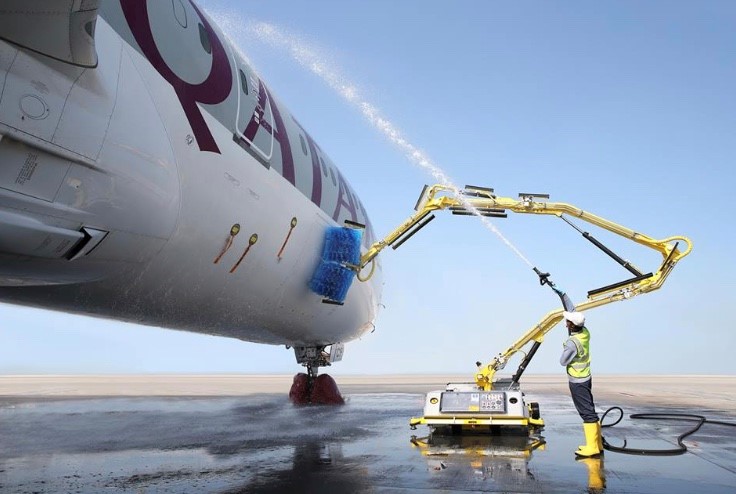 The cost-reducing benefits of robotised aircraft cleaning