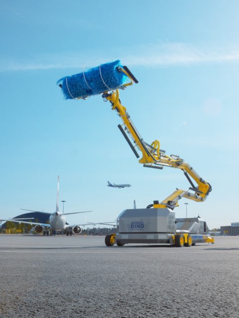 Stronger regulations for sustainability in aviation push the industry to search for innovative, eco-friendly solutions – aircraft exterior cleaning included